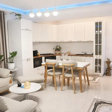 Newcastle House 1st Floor 아파트 *
